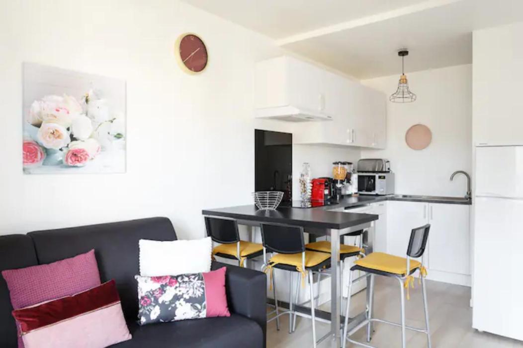 سارتروفيل Appartement Cozy : 10/15 Min Des Champs Elysee المظهر الخارجي الصورة