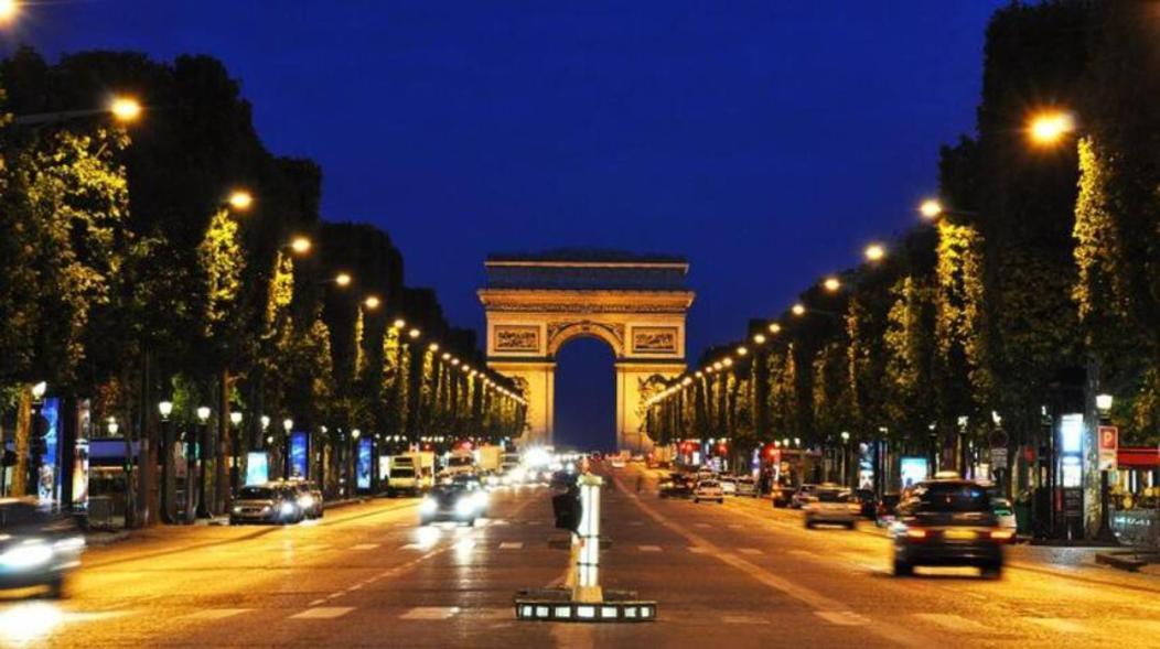 سارتروفيل Appartement Cozy : 10/15 Min Des Champs Elysee المظهر الخارجي الصورة